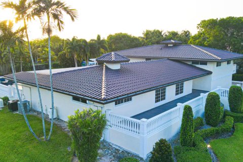House in Plantation, Florida 5 bedrooms, 372.82 sq.m. № 2084137 - photo 26