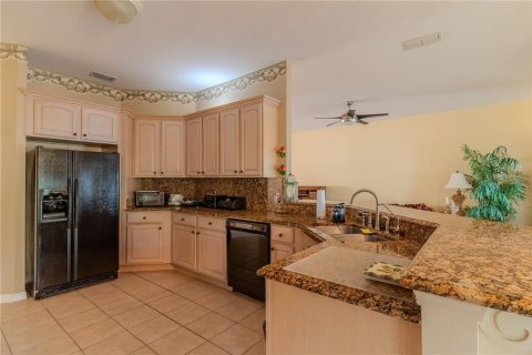 Casa en venta en Kissimmee, Florida, 3 dormitorios, 210.61 m2 № 1909640 - foto 12