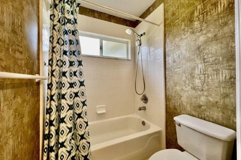 Villa ou maison à louer à Kissimmee, Floride: 3 chambres, 262.82 m2 № 2415385 - photo 28