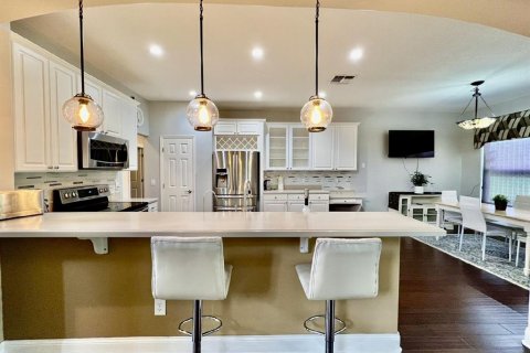 Villa ou maison à louer à Kissimmee, Floride: 3 chambres, 262.82 m2 № 2415385 - photo 6