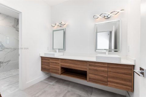 Villa ou maison à louer à Miami, Floride: 5 chambres, 289.39 m2 № 2152716 - photo 22