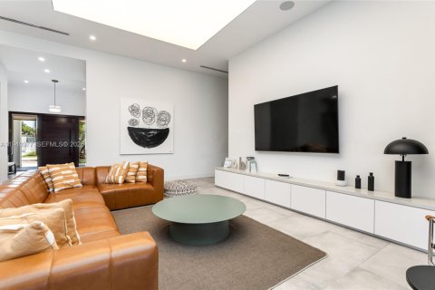 Villa ou maison à louer à Miami, Floride: 5 chambres, 289.39 m2 № 2152716 - photo 9