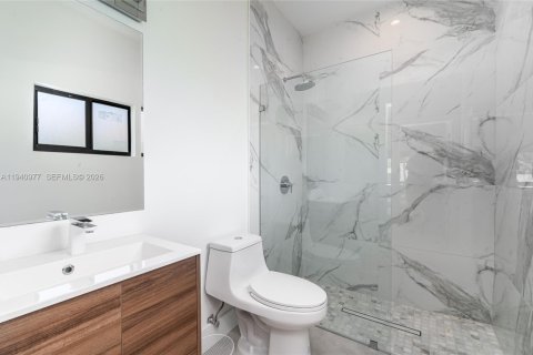 Villa ou maison à louer à Miami, Floride: 5 chambres, 289.39 m2 № 2152716 - photo 30
