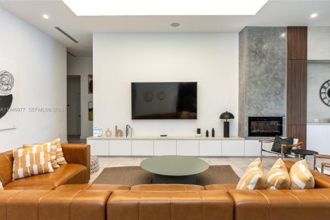 Villa ou maison à louer à Miami, Floride: 5 chambres, 289.39 m2 № 2152716 - photo 8