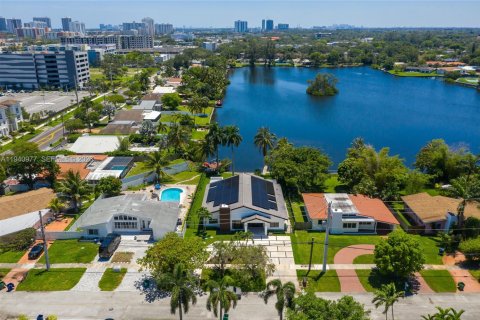 Villa ou maison à louer à Miami, Floride: 5 chambres, 289.39 m2 № 2152716 - photo 3
