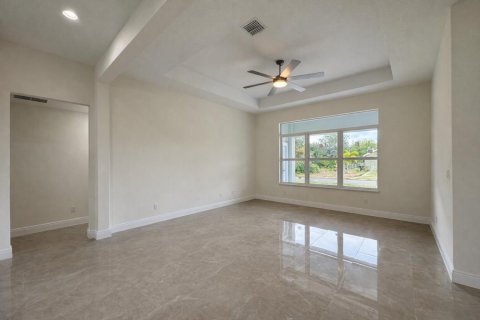 House in Port St. Lucie, Florida 4 bedrooms, 206.43 sq.m. № 2146988 - photo 8