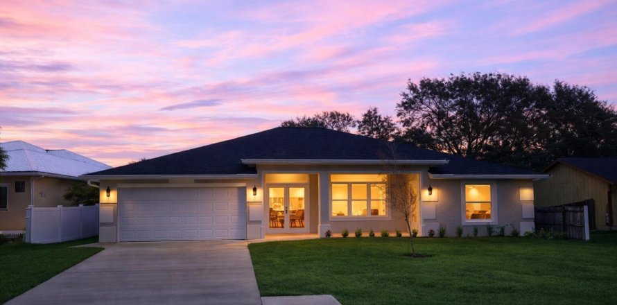 House in Port St. Lucie, Florida 4 bedrooms, 206.43 sq.m. № 2146988