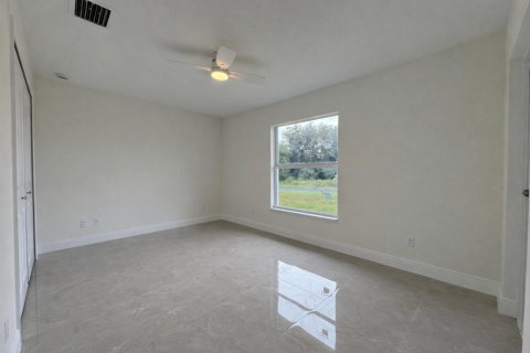 House in Port St. Lucie, Florida 4 bedrooms, 206.43 sq.m. № 2146988 - photo 15