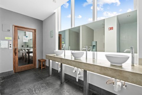 Condominio en venta en Miami, Florida, 2 dormitorios, 93.83 m2 № 1929636 - foto 16
