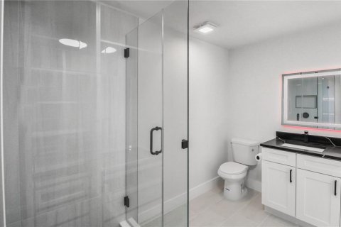House in Largo, Florida 4 bedrooms, 166.48 sq.m. № 2204503 - photo 13