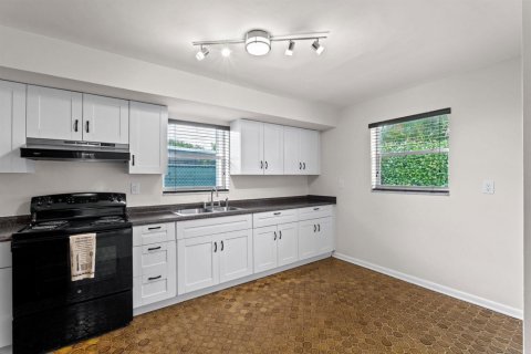 Villa ou maison à vendre à Dania Beach, Floride: 3 chambres, 149.85 m2 № 2288971 - photo 17