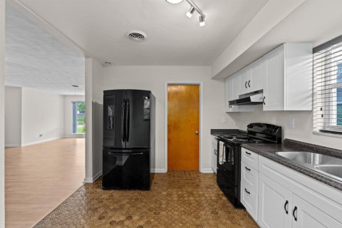 Villa ou maison à vendre à Dania Beach, Floride: 3 chambres, 149.85 m2 № 2288971 - photo 14
