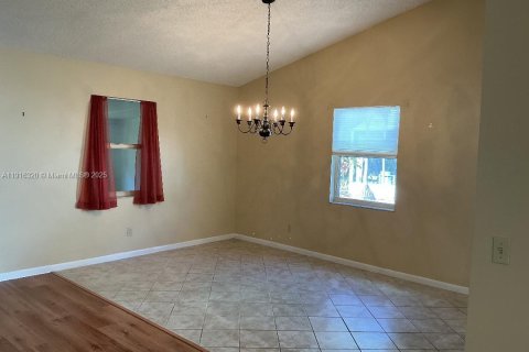 Villa ou maison à vendre à Stuart, Floride: 2 chambres, 124.86 m2 № 1972552 - photo 7