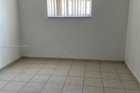 Copropriété à louer à Hialeah, Floride: 1 chambre, 55.74 m2 № 2170255 - photo 3