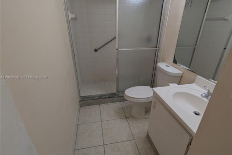 Condominio en venta en Deerfield Beach, Florida, 2 dormitorios, 119.84 m2 № 2252577 - foto 11