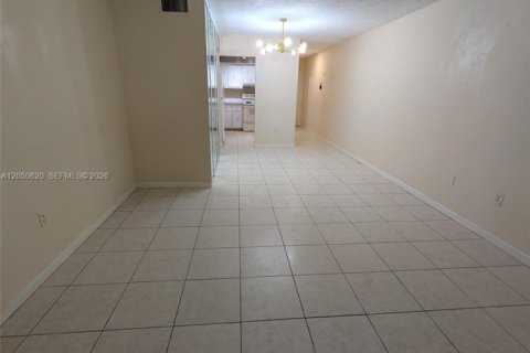 Condominio en venta en Deerfield Beach, Florida, 2 dormitorios, 119.84 m2 № 2252577 - foto 5