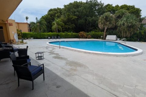 Condominio en venta en Deerfield Beach, Florida, 2 dormitorios, 119.84 m2 № 2252577 - foto 15