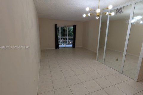 Condominio en venta en Deerfield Beach, Florida, 2 dormitorios, 119.84 m2 № 2252577 - foto 4