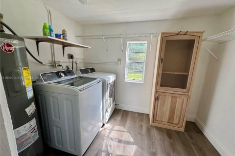 Villa ou maison à vendre à Hollywood, Floride: 3 chambres, 112.23 m2 № 1964733 - photo 11