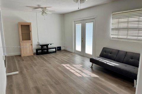 Villa ou maison à vendre à Hollywood, Floride: 3 chambres, 112.23 m2 № 1964733 - photo 6