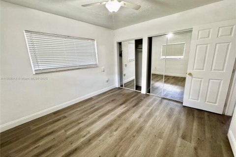 Villa ou maison à vendre à Hollywood, Floride: 3 chambres, 112.23 m2 № 1964733 - photo 8