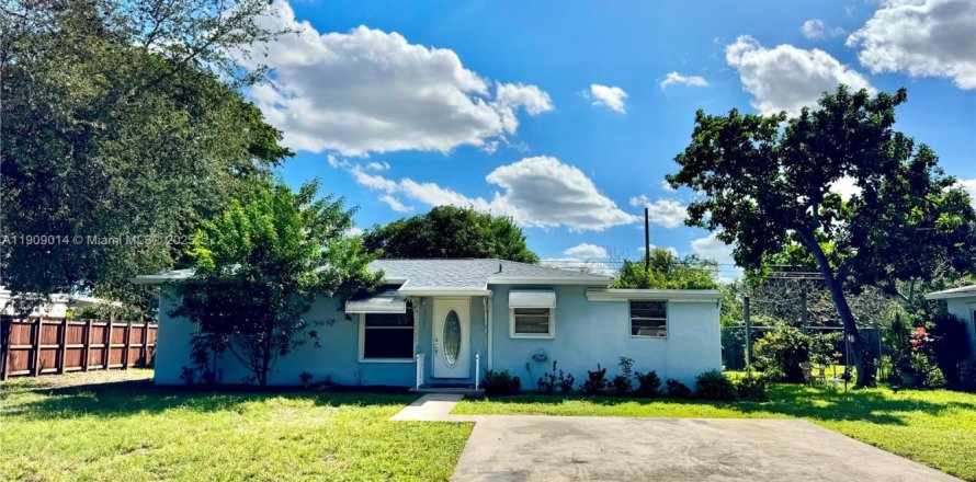 Villa ou maison à Hollywood, Floride 3 chambres, 112.23 m2 № 1964733