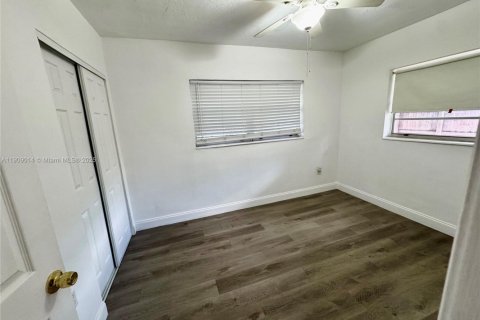 Villa ou maison à vendre à Hollywood, Floride: 3 chambres, 112.23 m2 № 1964733 - photo 9