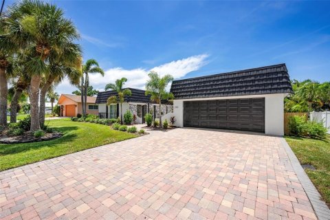 House in Venice, Florida 3 bedrooms, 228.54 sq.m. № 1846829 - photo 10