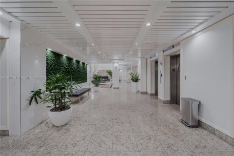 Снять в аренду кондоминиум в Майами, Флорида 2 спальни, 113.81м2, № 1966139 - фото 9