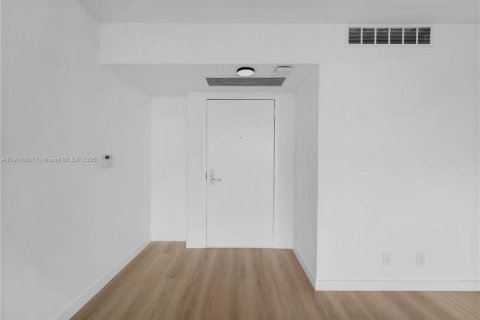 Снять в аренду кондоминиум в Майами, Флорида 2 спальни, 113.81м2, № 1966139 - фото 13