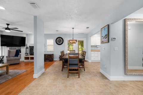 House in Gainesville, Florida 3 bedrooms, 199.74 sq.m. № 1774896 - photo 17