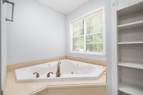 House in Gainesville, Florida 3 bedrooms, 199.74 sq.m. № 1774896 - photo 28