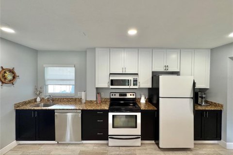 Condominio en venta en Saint Petersburg, Florida, 2 dormitorios, 65.87 m2 № 1900957 - foto 6