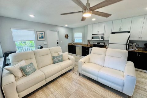 Condominio en venta en Saint Petersburg, Florida, 2 dormitorios, 65.87 m2 № 1900957 - foto 8
