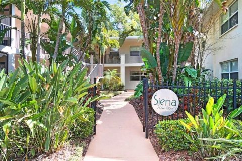 Condominio en venta en Saint Petersburg, Florida, 2 dormitorios, 65.87 m2 № 1900957 - foto 2