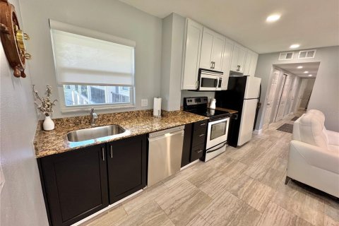 Condominio en venta en Saint Petersburg, Florida, 2 dormitorios, 65.87 m2 № 1900957 - foto 5
