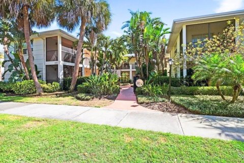 Condominio en venta en Saint Petersburg, Florida, 2 dormitorios, 65.87 m2 № 1900957 - foto 1