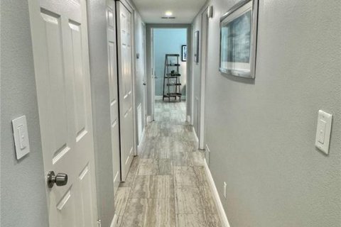 Condominio en venta en Saint Petersburg, Florida, 2 dormitorios, 65.87 m2 № 1900957 - foto 10