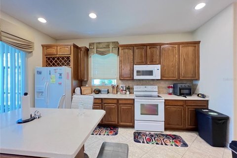 House in Kissimmee, Florida 4 bedrooms, 213.77 sq.m. № 2103897 - photo 10