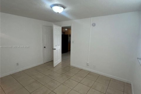 Appartement à louer à Fort Lauderdale, Floride: 1 chambre, 380.99 m2 № 1997892 - photo 3