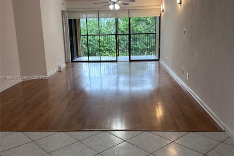 Condo in Coral Springs, Florida, 2 bedrooms  № 1988292 - photo 7