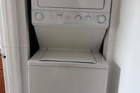 Condo in Coral Springs, Florida, 2 bedrooms  № 1988292 - photo 10