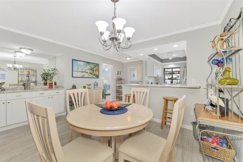 Купить кондоминиум в Венеция, Флорида 8 комнат, 98.85м2, № 1907832 - фото 18