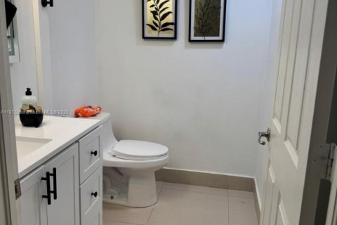 Villa ou maison à vendre à Doral, Floride: 4 chambres, 214.6 m2 № 2059890 - photo 16