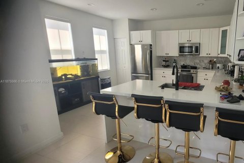 Villa ou maison à vendre à Doral, Floride: 4 chambres, 214.6 m2 № 2059890 - photo 6