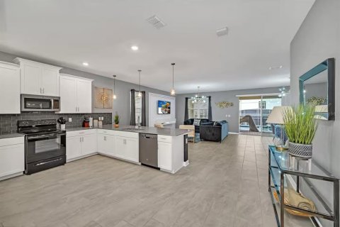 Villa ou maison à vendre à Davenport, Floride: 9 chambres, 405.98 m2 № 2103216 - photo 15
