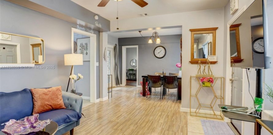 Touwnhouse à Coral Gables, Floride 3 chambres, 111.48 m2 № 1643597
