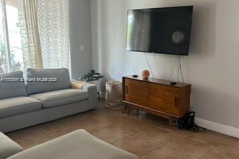 Condo in Miramar, Florida, 2 bedrooms  № 1868604 - photo 5