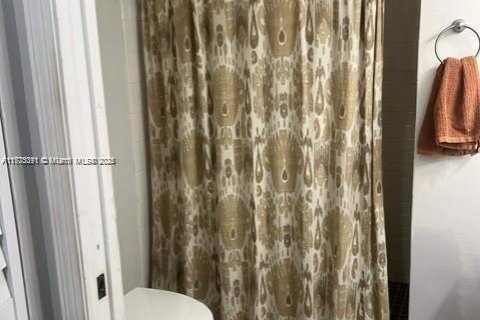 Condo in Miramar, Florida, 2 bedrooms  № 1868604 - photo 16