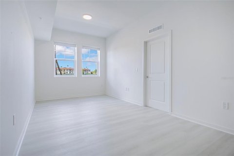Condo in Orlando, Florida, 2 bedrooms № 2206298 - photo 9